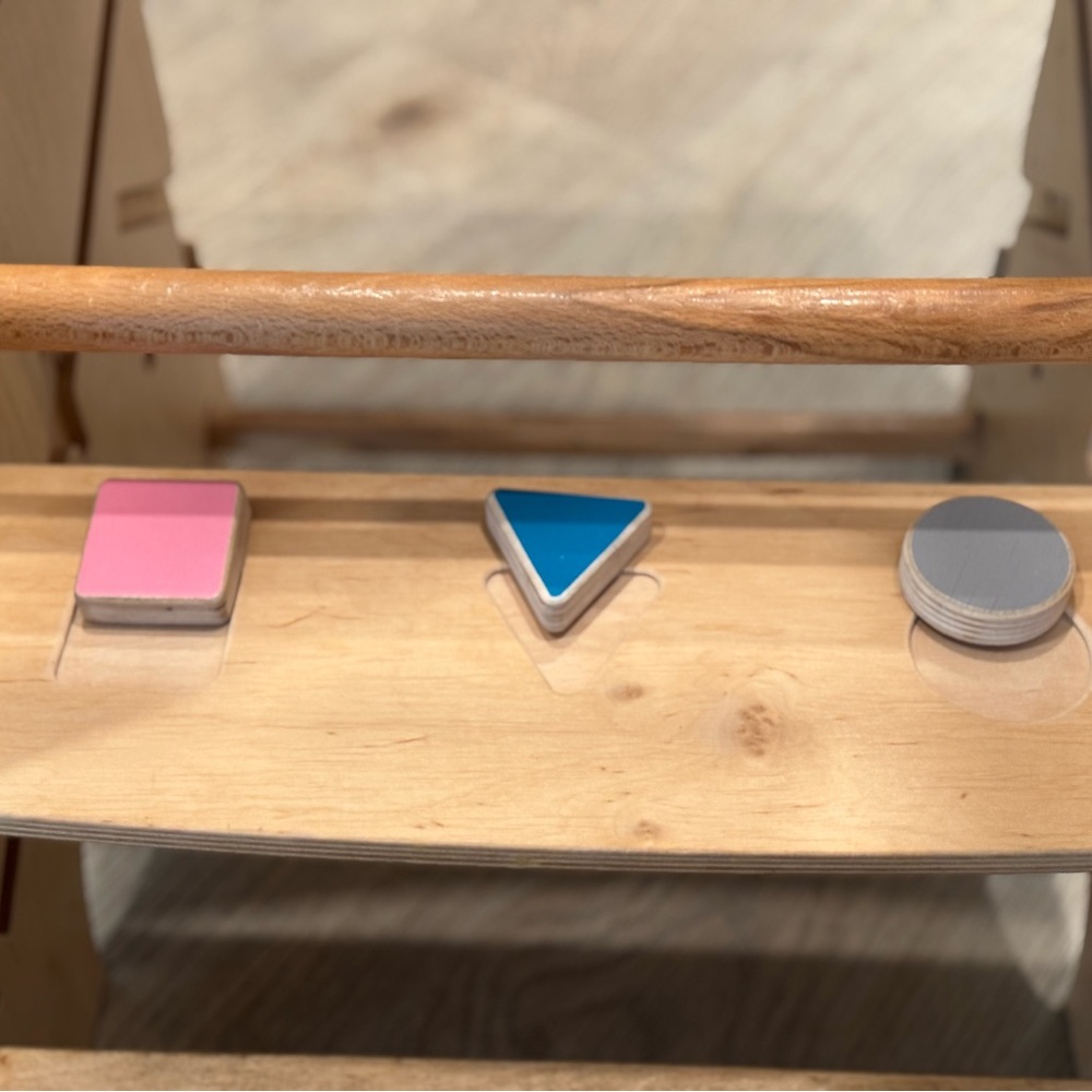 Leea Helper/Learning/Activity Tower - Picture 2 of 10